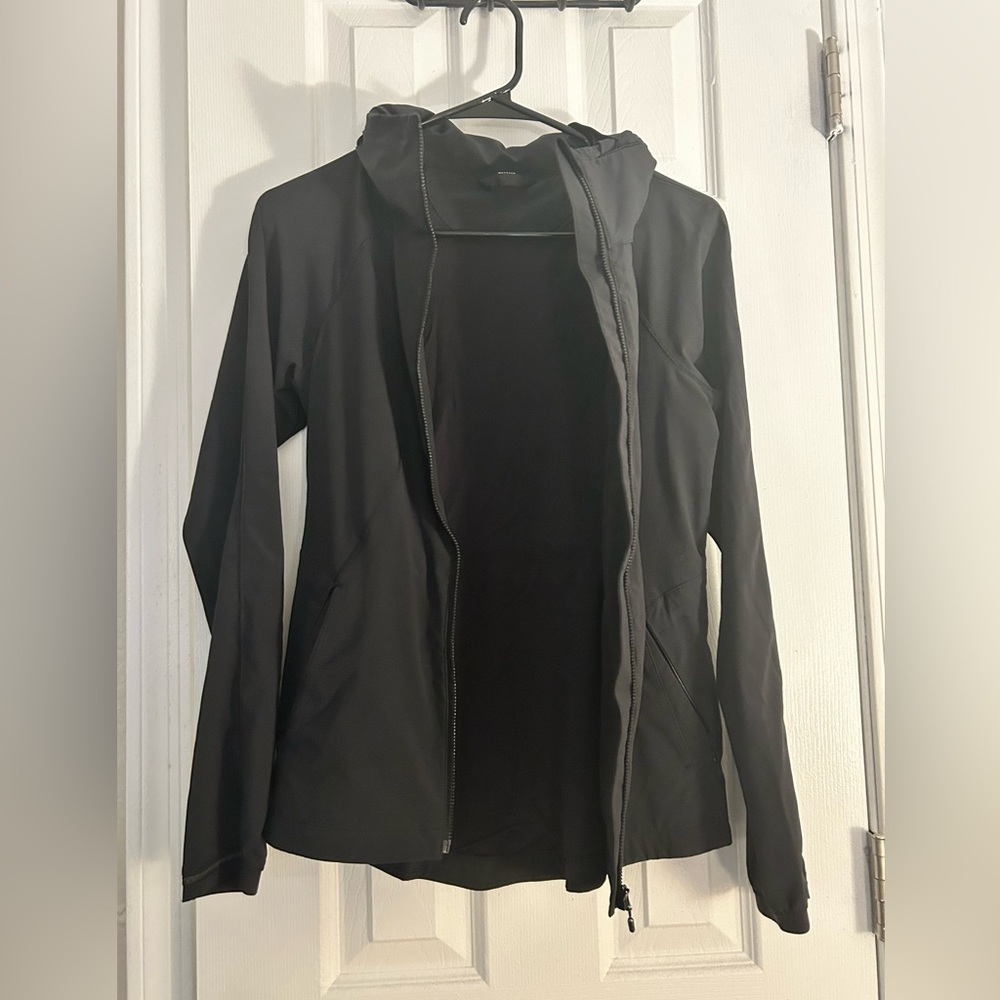 Lululemon size 2 running jacket